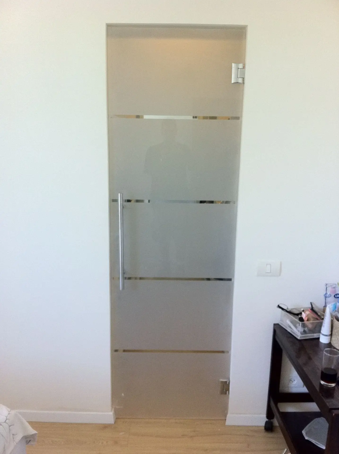 דלת זכוכית עם ציפוי