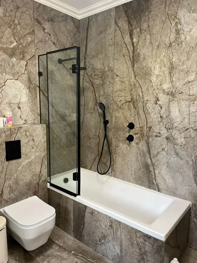 מקלחון אמבטיה פינתי