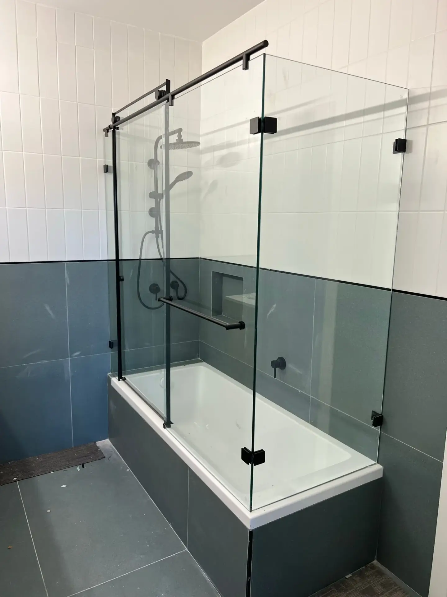 מקלחון יוקרתי צדדי